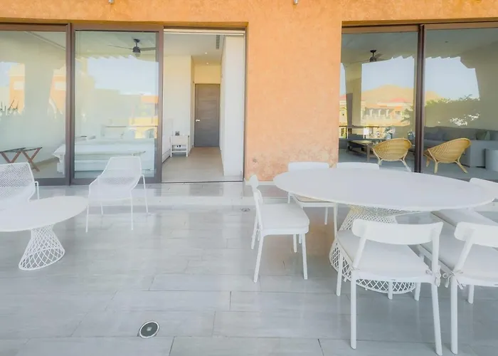 Capitalia Ocean Views Rooftop Grill & Gym Cabo San Lucas